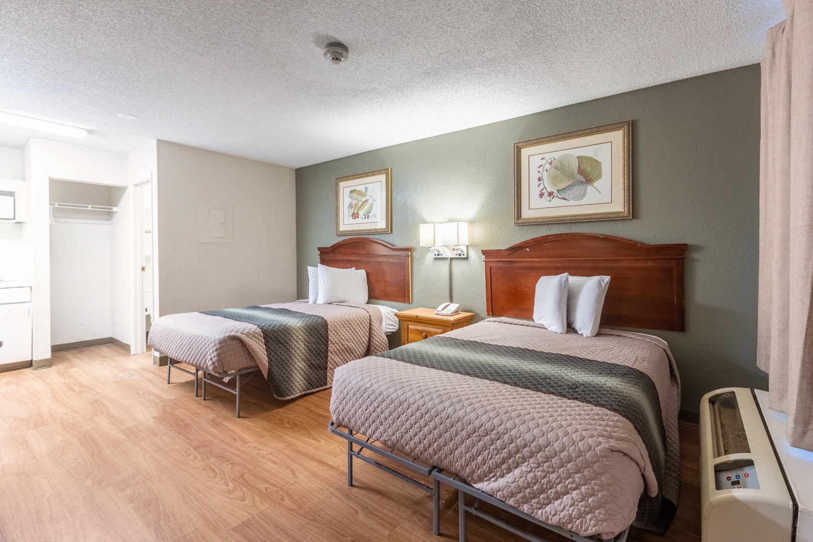 Photo - HomeTowne Studios by Red Roof Atlanta - Norcross South