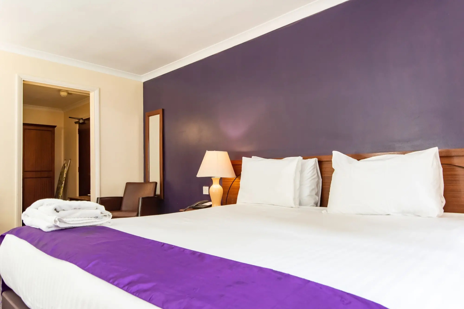 Photo - Thatchers Hotel