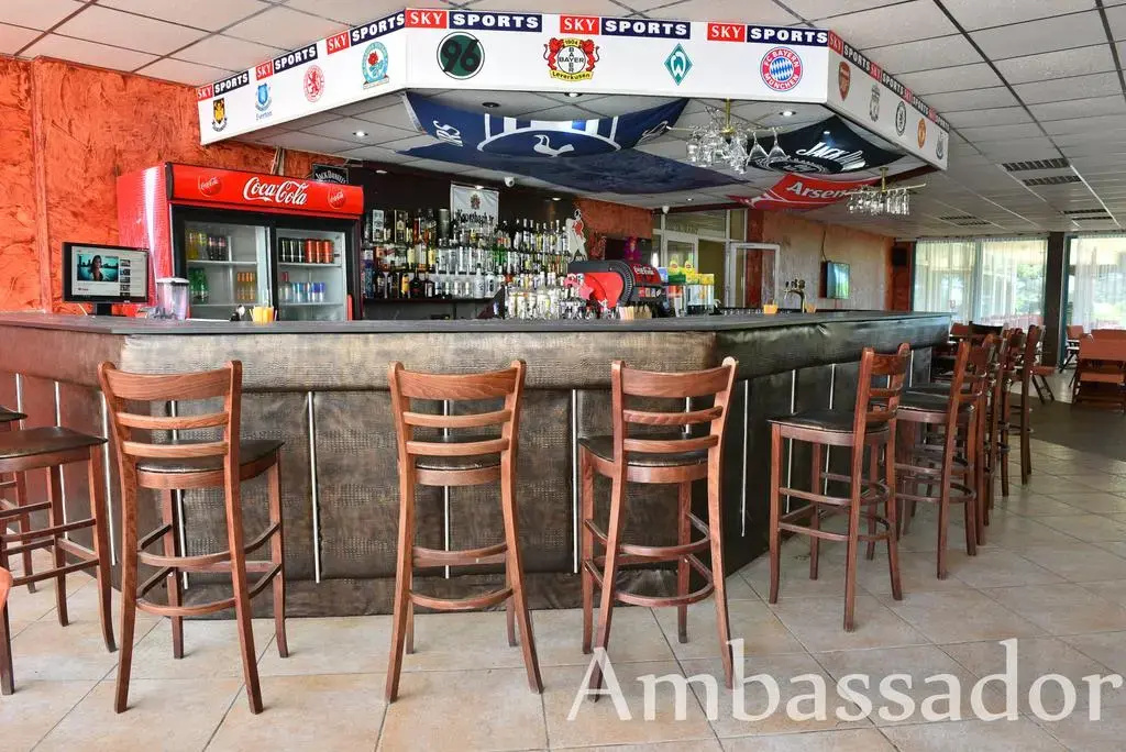 Photo - Hotel Ambassador - Free Parking