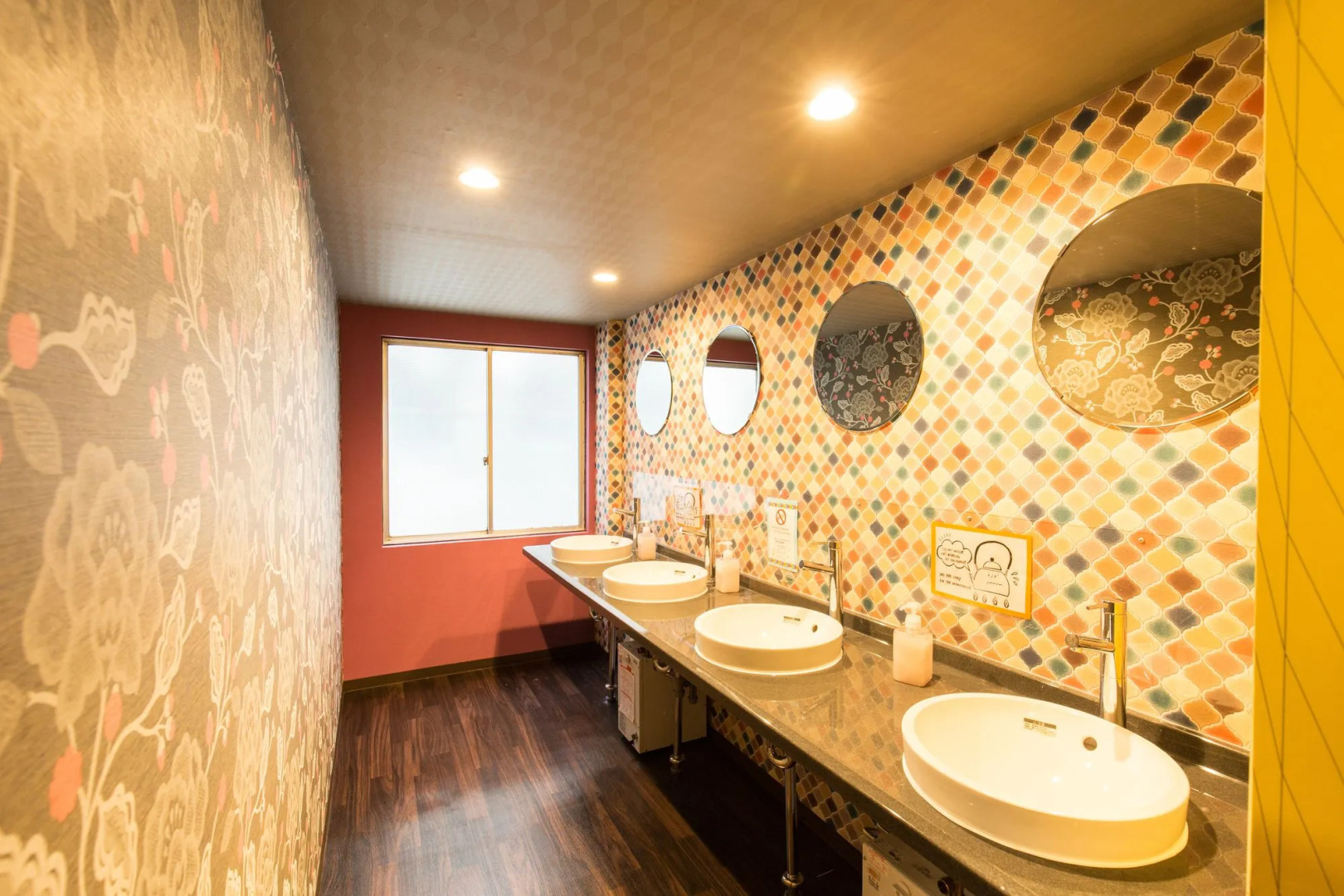 Photo - Backpackers Hotel Toyo