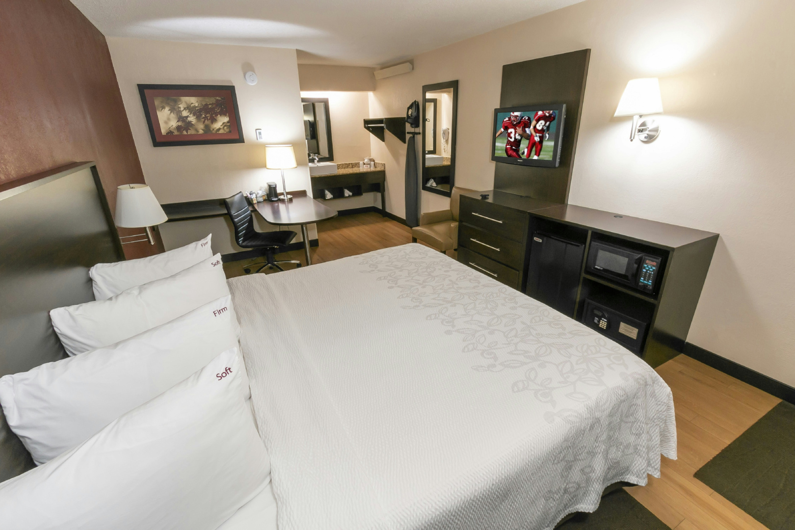 Photo - Red Roof Inn PLUS+ Chicago - Willowbrook