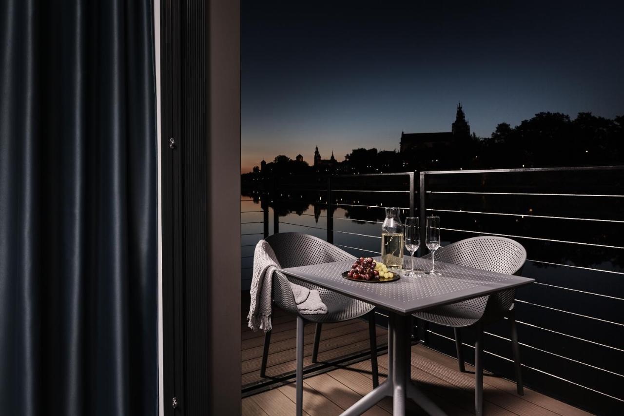 Photo - New Port Hotel