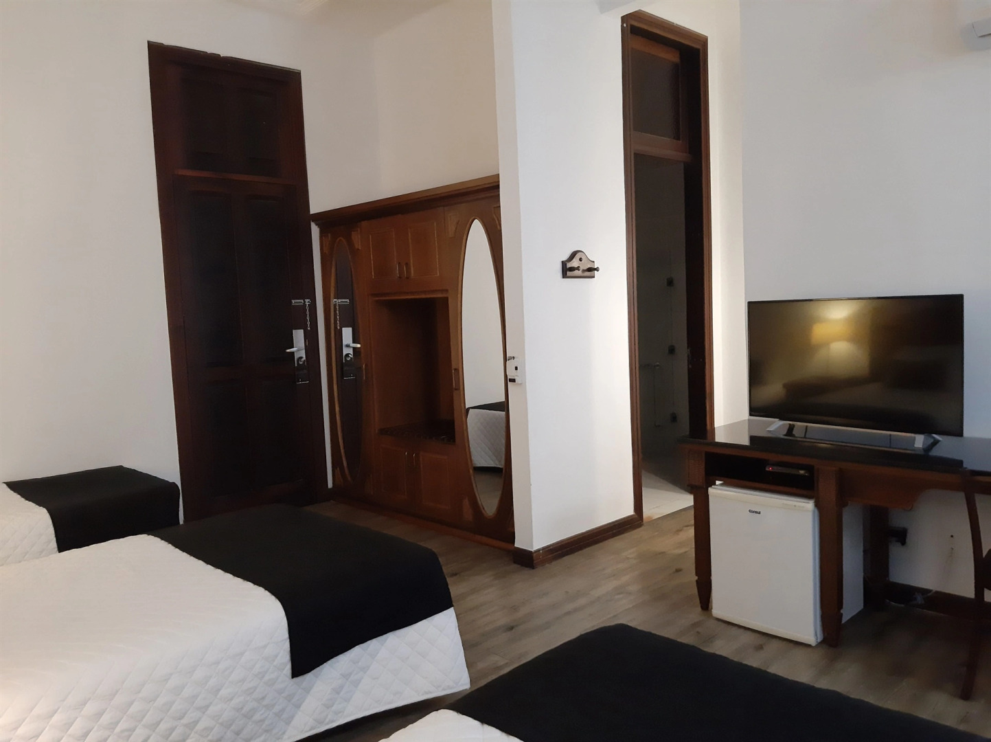 Photo - Johnscher by SJ - San Juan Curitiba