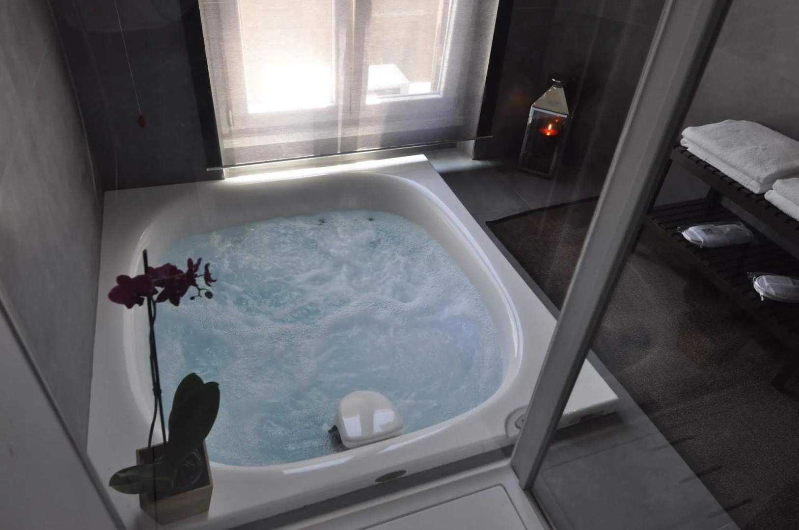 Photo - Place 24 Suites & Wellness