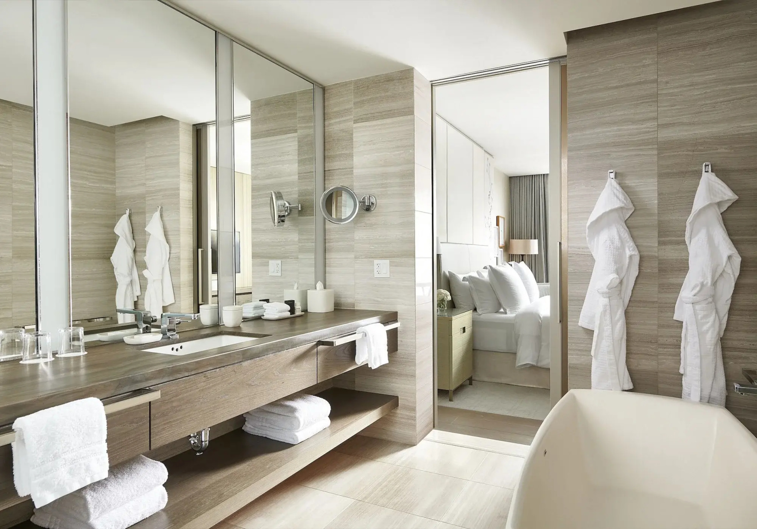 Photo - Four Seasons Hotel Toronto