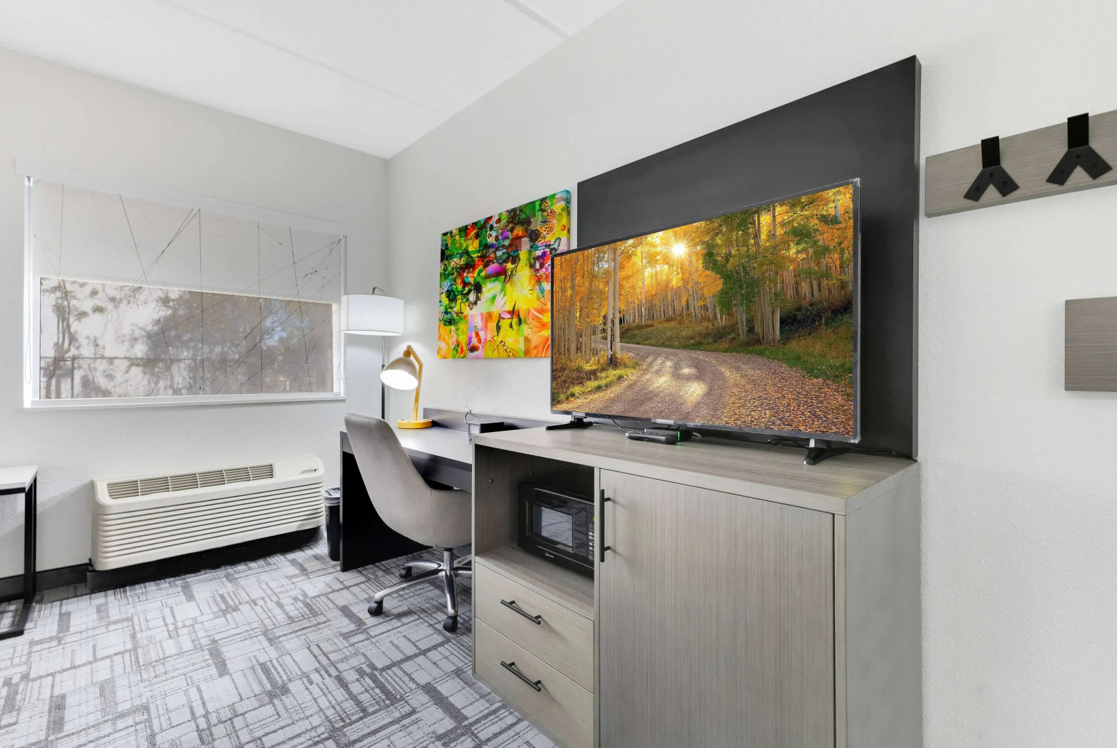 Foto - La Quinta Inn & Suites by Wyndham Jacksonville Mandarin