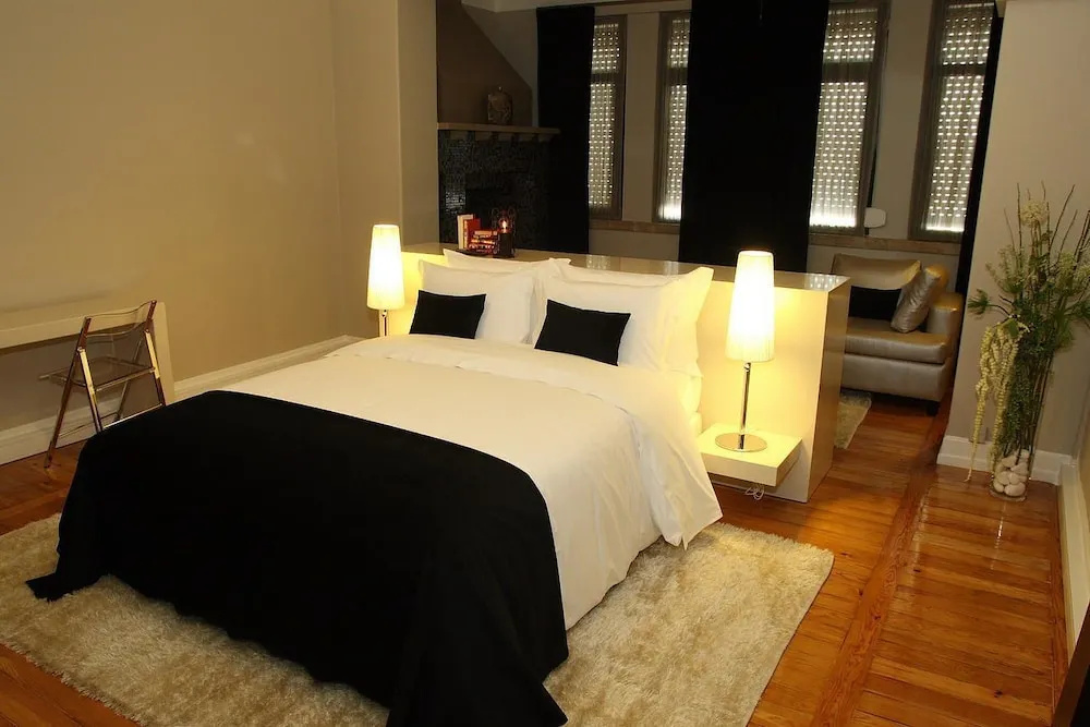 Photo - Castilho House