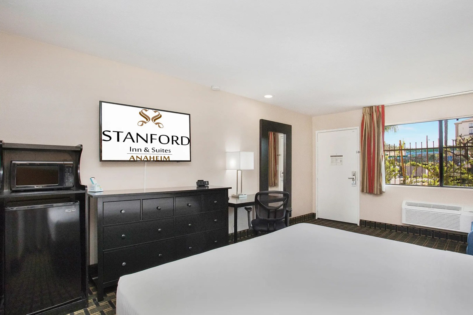 Photo - Stanford Inn & Suites Anaheim