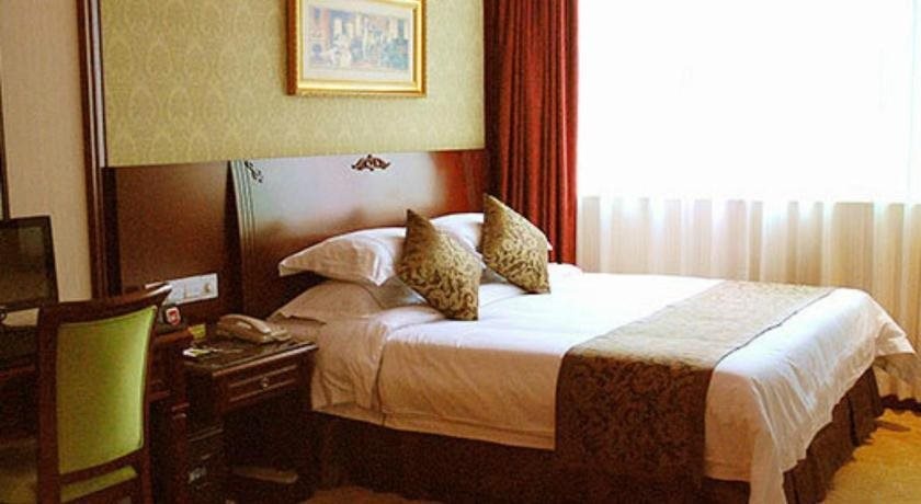 Vienna International Hotel (Rongcheng High Speed ​​Railway Station)