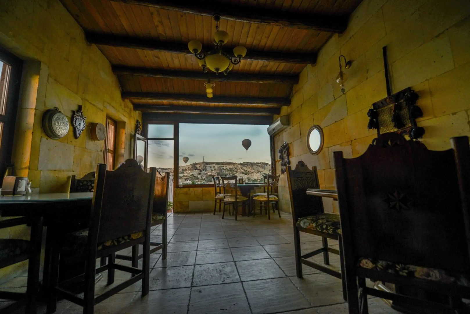 Photo - Vineyard Cave Hotel