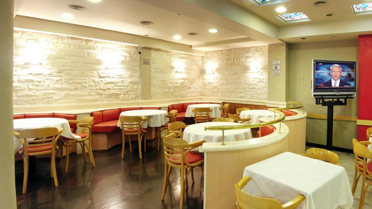 Photo - Sarmiento Palace Hotel