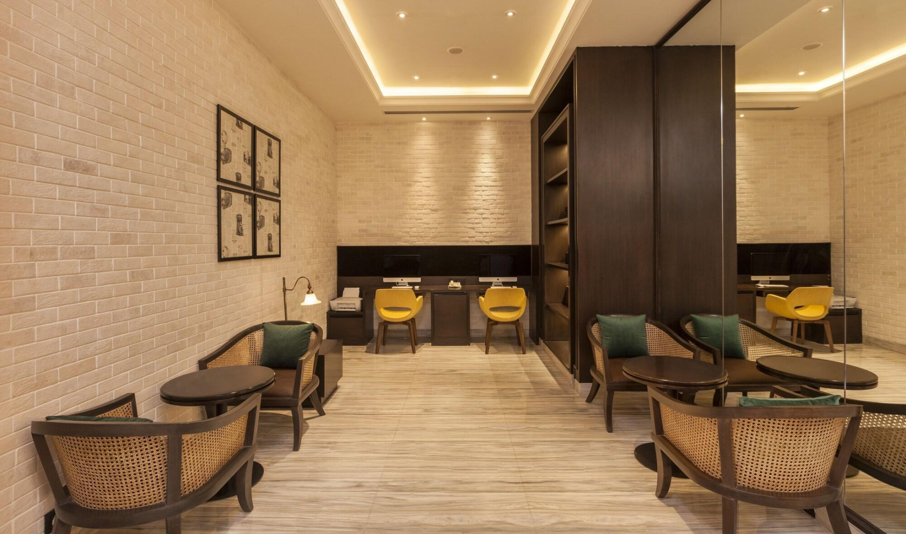 Photo - Lemon Tree Premier City Center Pune