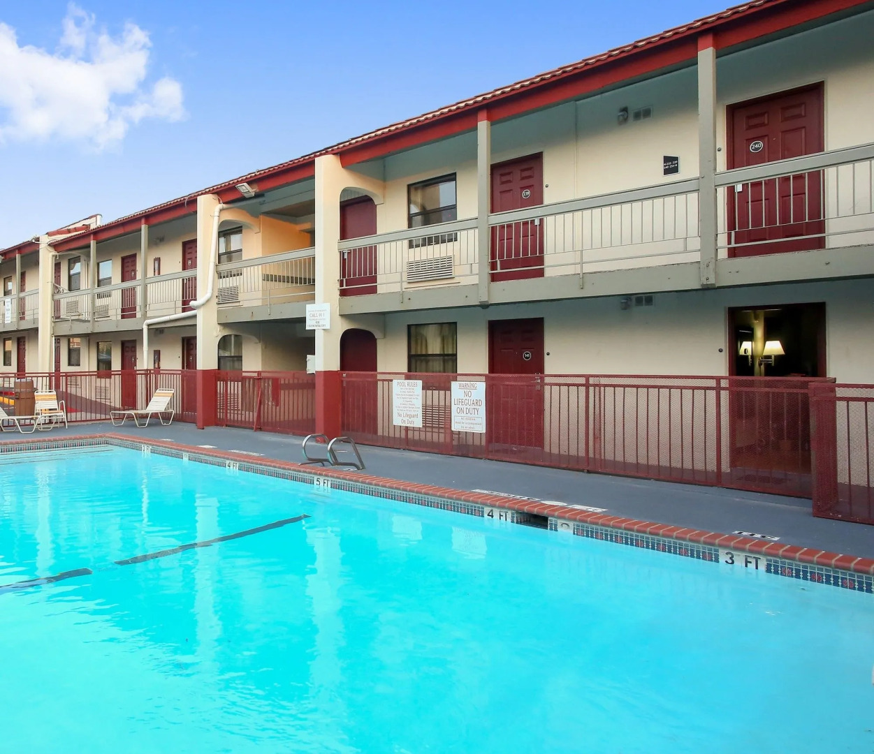 Photo - Red Roof Inn North Dallas - Park Central