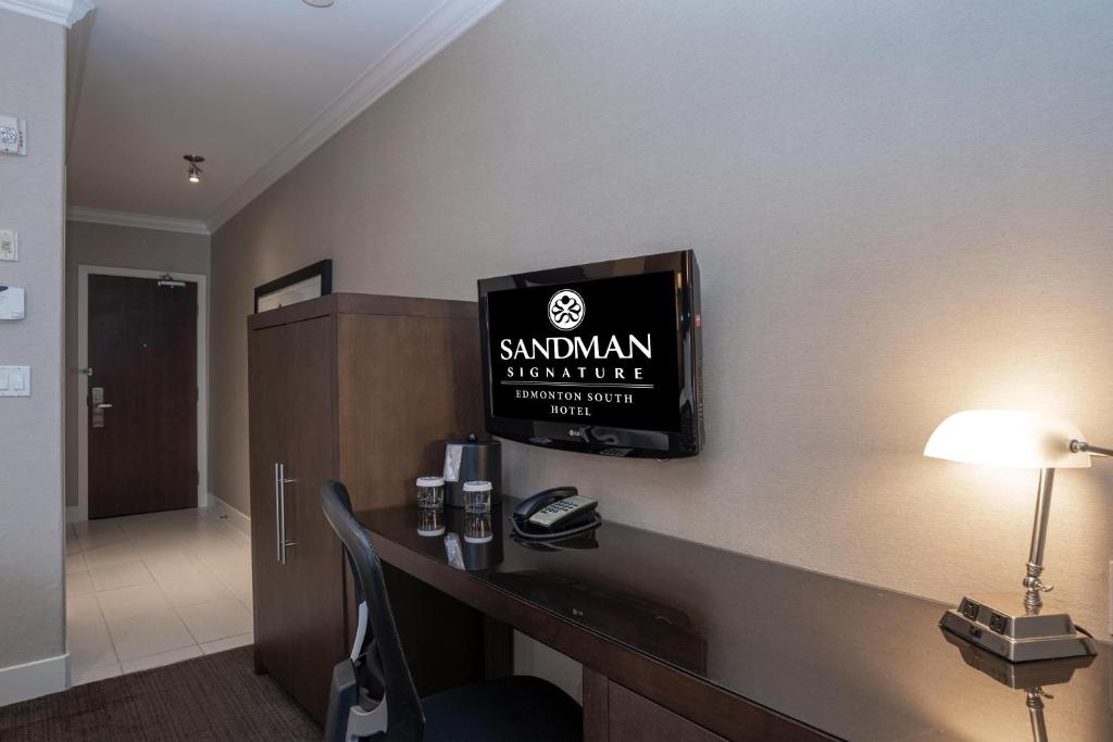 Photo - Sandman Signature Edmonton South Hotel