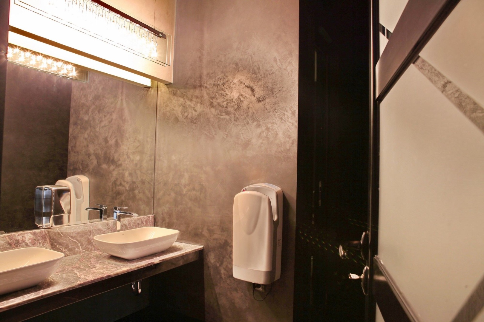 Photo - Nova City Hotel Signature Collection