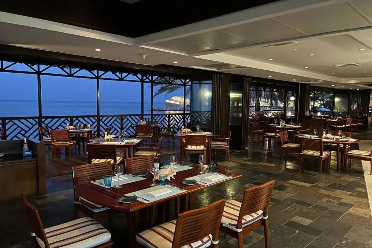 Photo - Shangri-La's Barr Al Jissah Resort & Spa — Al Waha Hotel