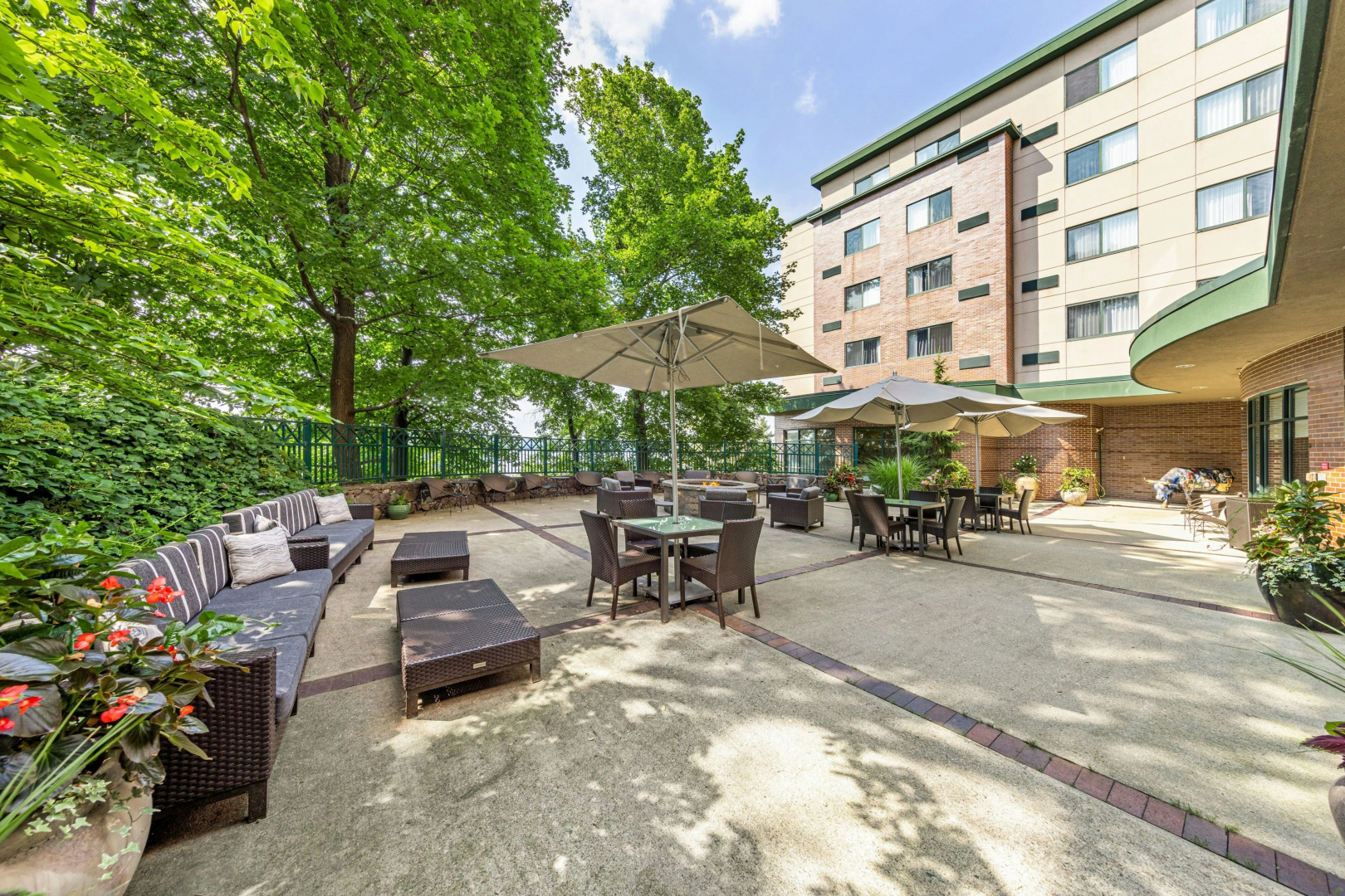 Photo - Courtyard by Marriott Boston Waltham