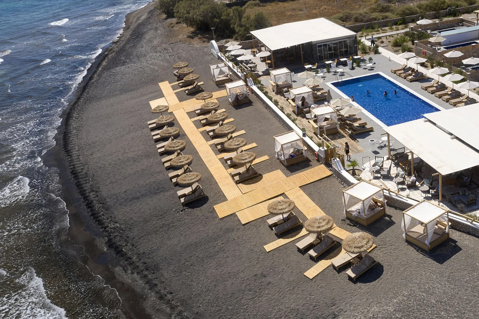 Foto - Sea Breeze Santorini Beach Resort, Curio Collection Hilton