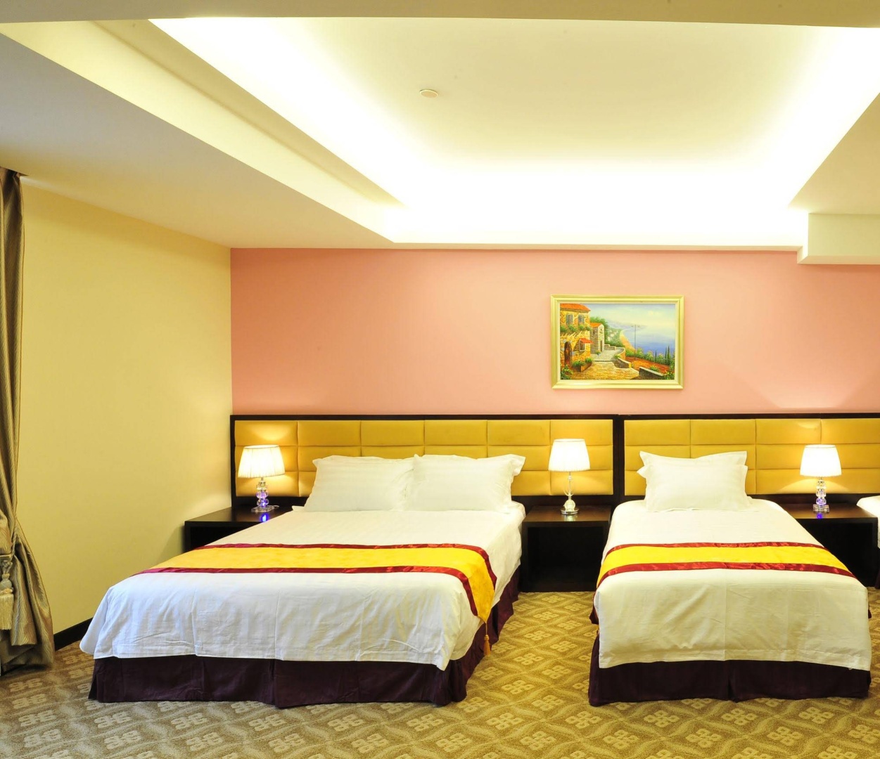 Hallmark Crown Hotel