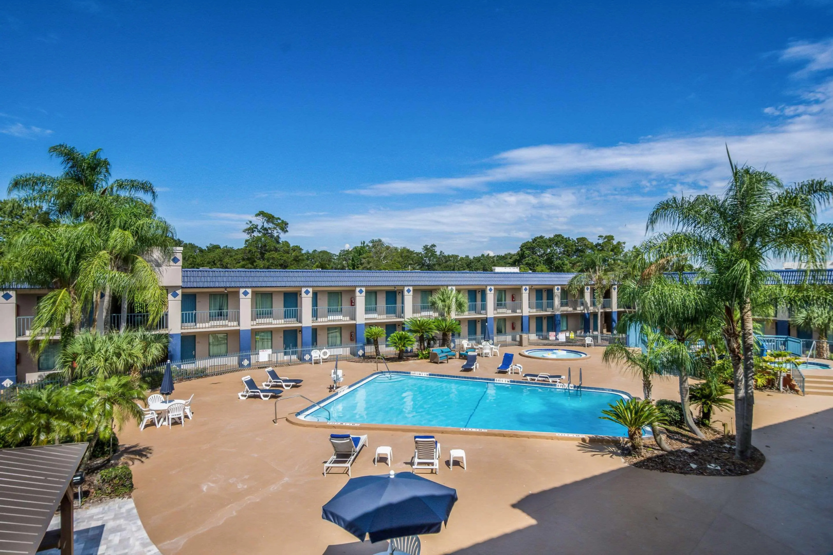 Photo - Clarion Inn & Suites Central Clearwater Beach