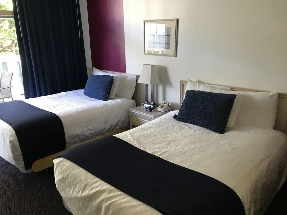 Photo - Foghorn Harbor Inn