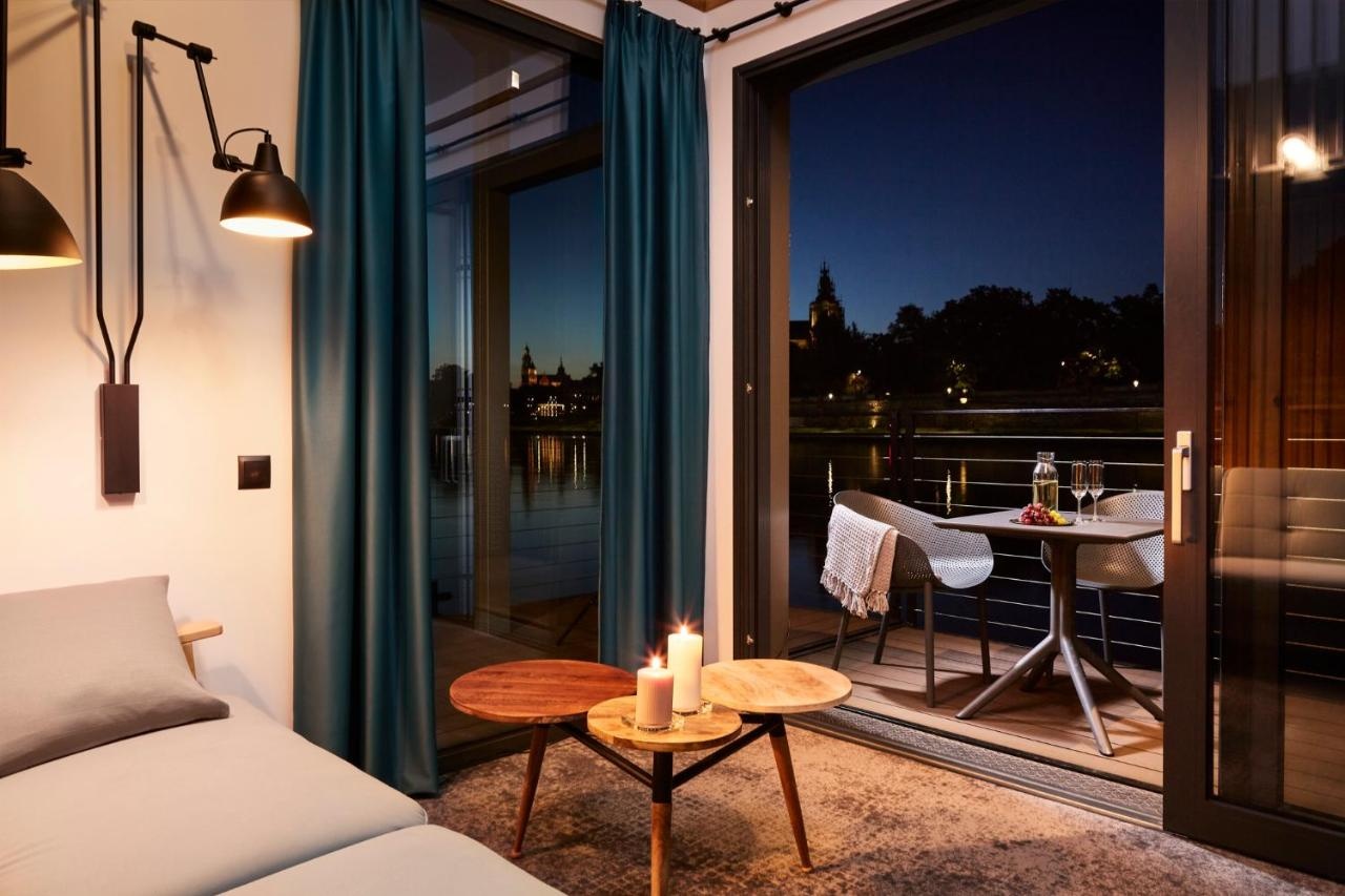 Photo - New Port Hotel