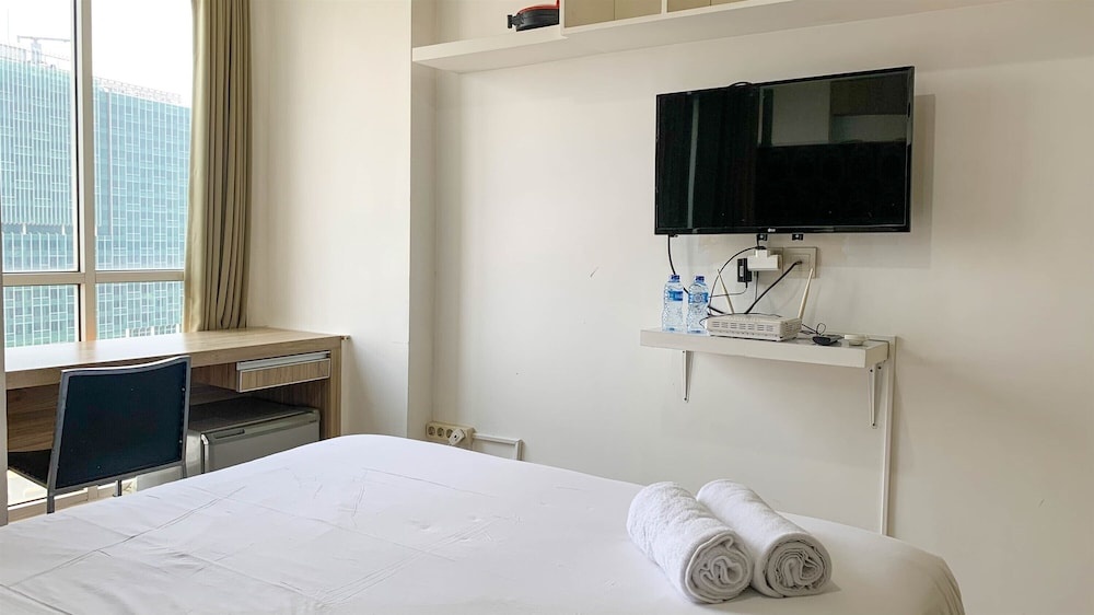 Cozy And Tidy Studio At Tifolia Apartment