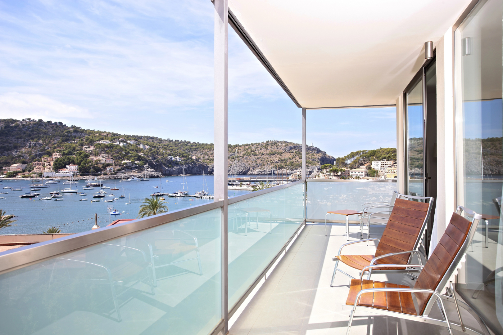 Photo - Aimia Hotel