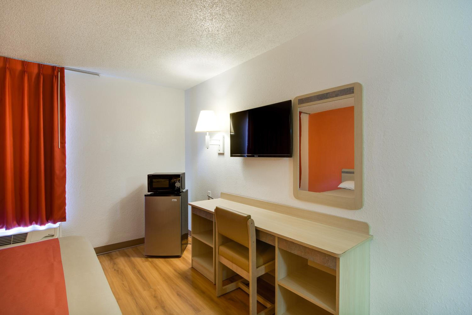 Photo - Motel 6-Waukegan, IL
