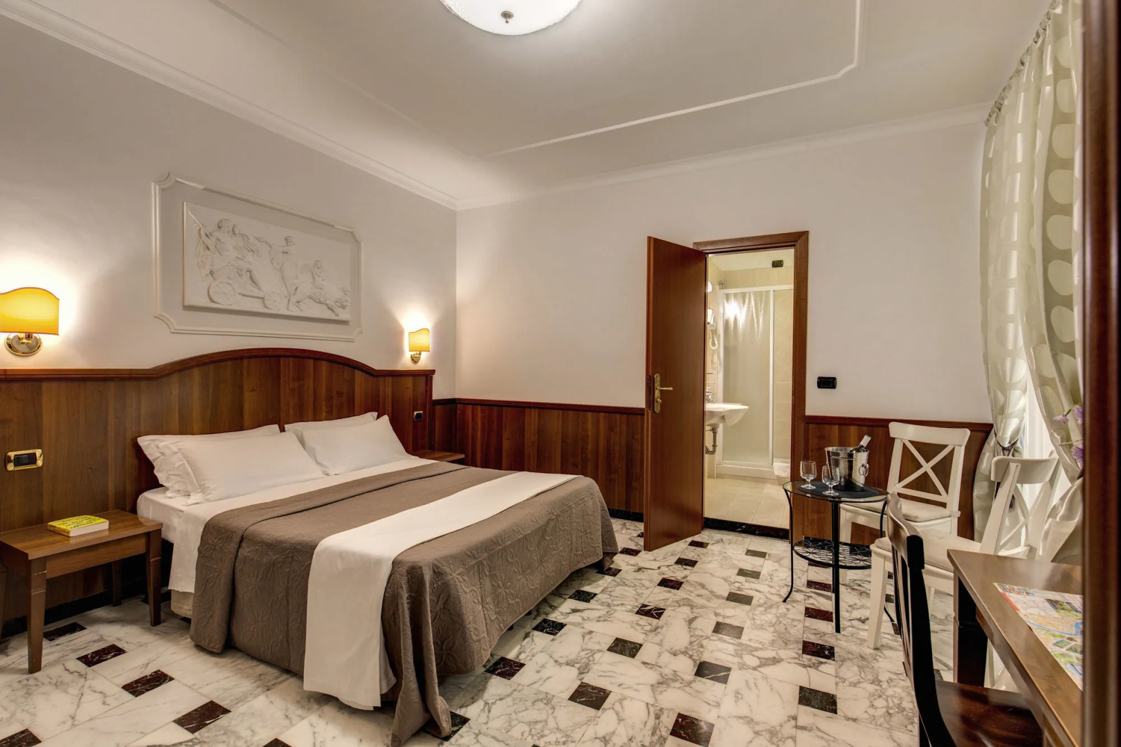Photo - Nakissa Inn
