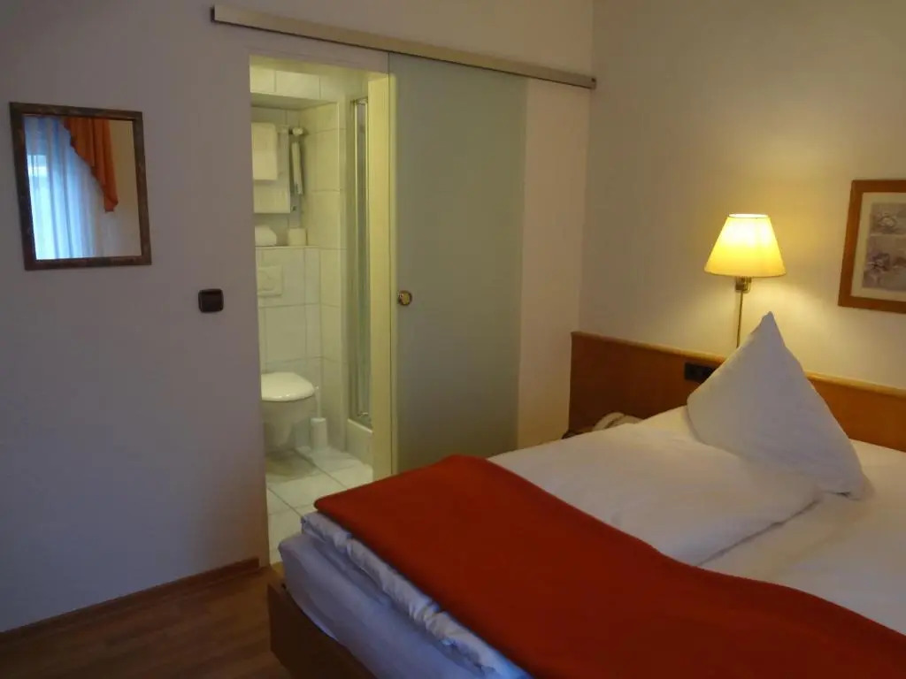 Foto - Hotel Rose Heidelberg inklusive Frühstück, Saunanutzung und Parkplätze nach Verfügbarkeit