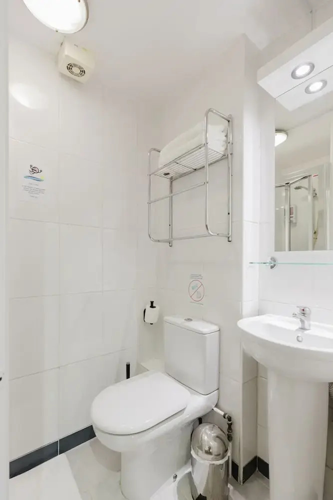 Photo - Falcon Hotel