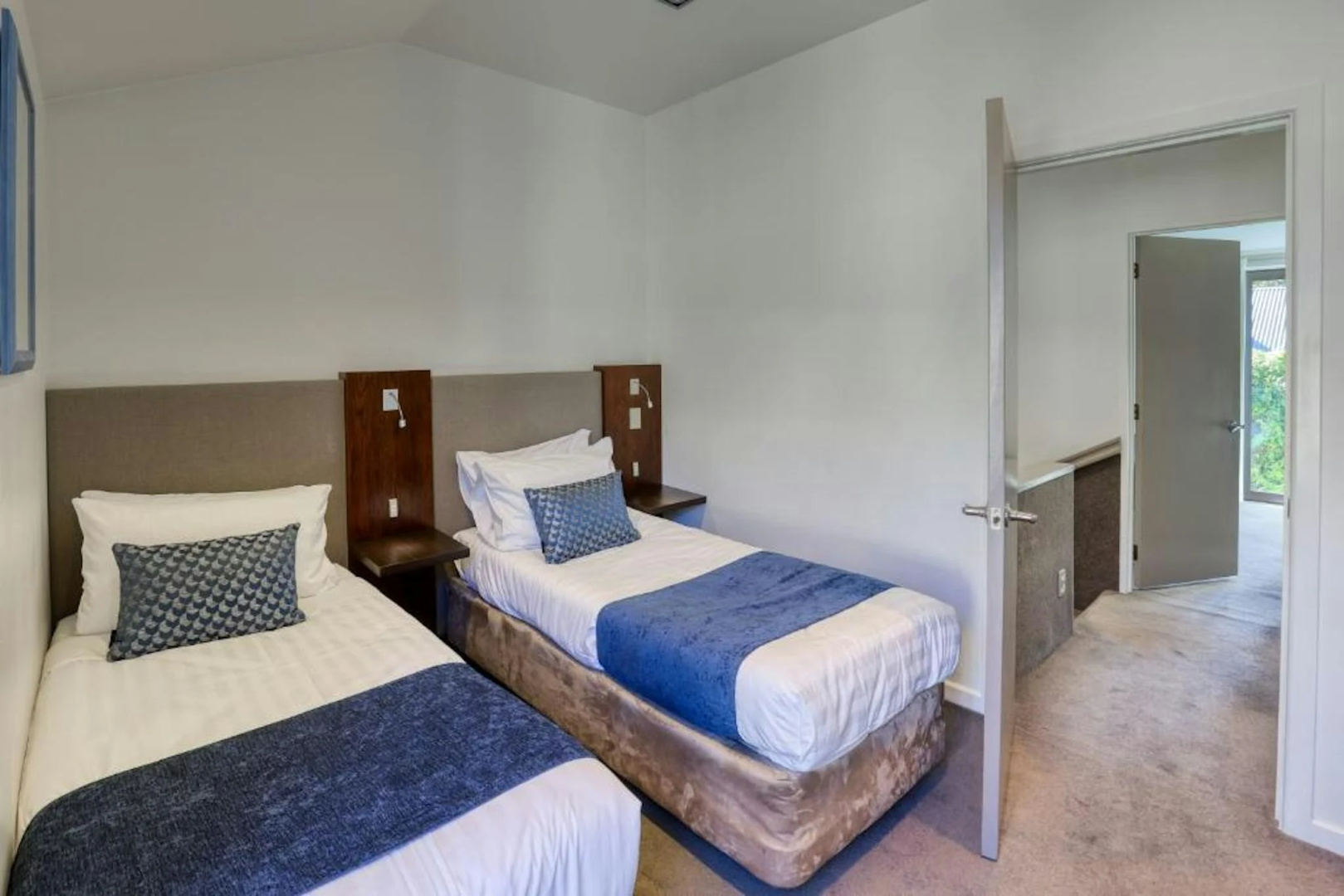 Photo - Garden Court Suites And Apartments