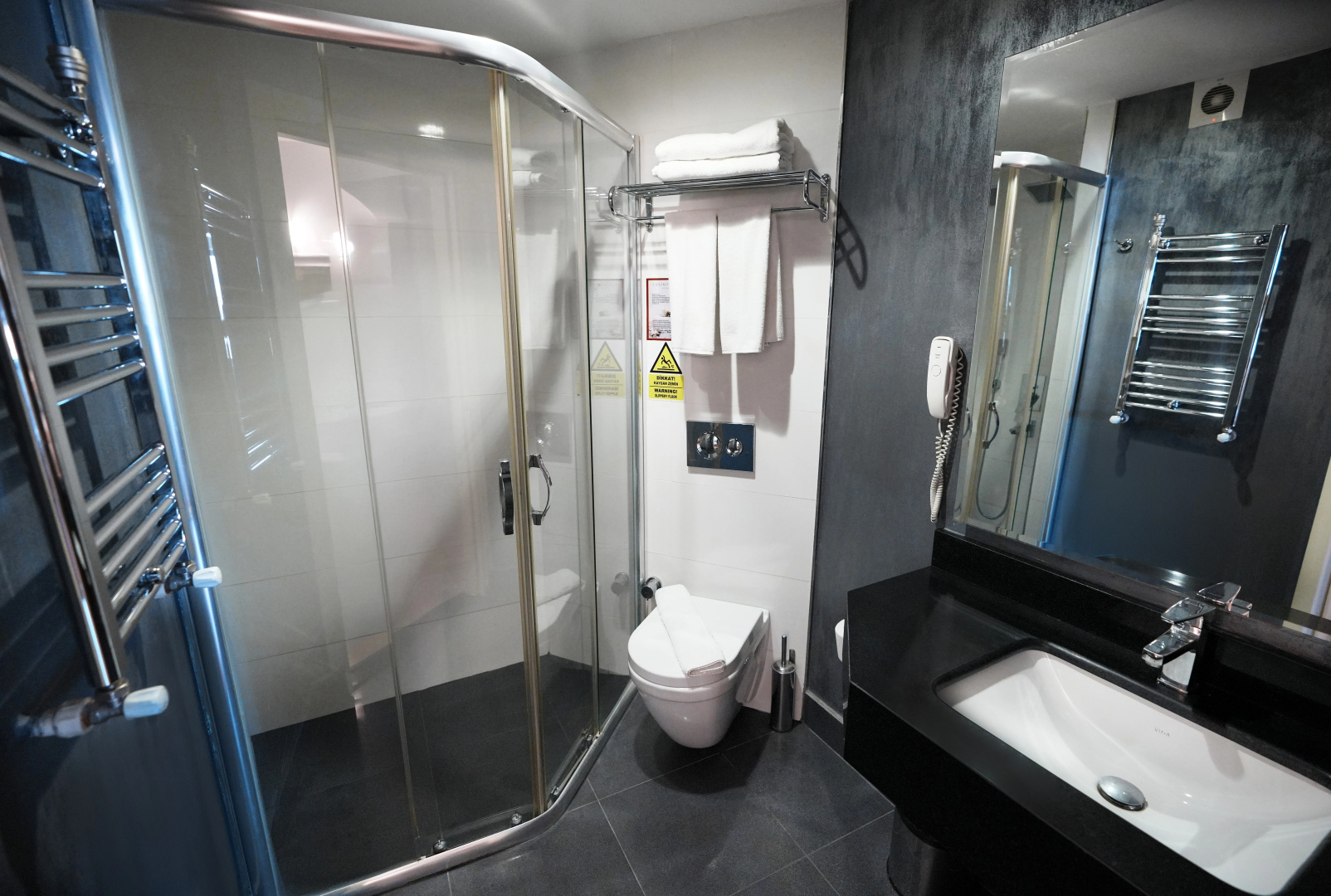 Photo - Taximtown Hotel