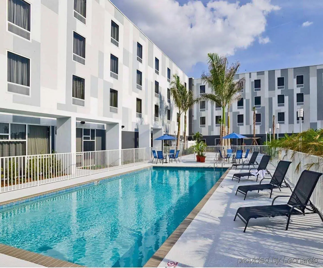 Photo - Hampton Inn & Suites Sarasota/Bradenton-Airport, FL