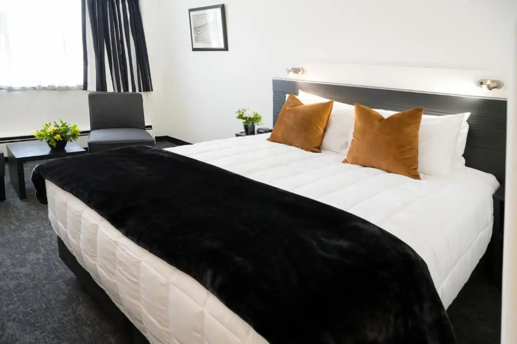 Photo - Bay Plaza Hotel