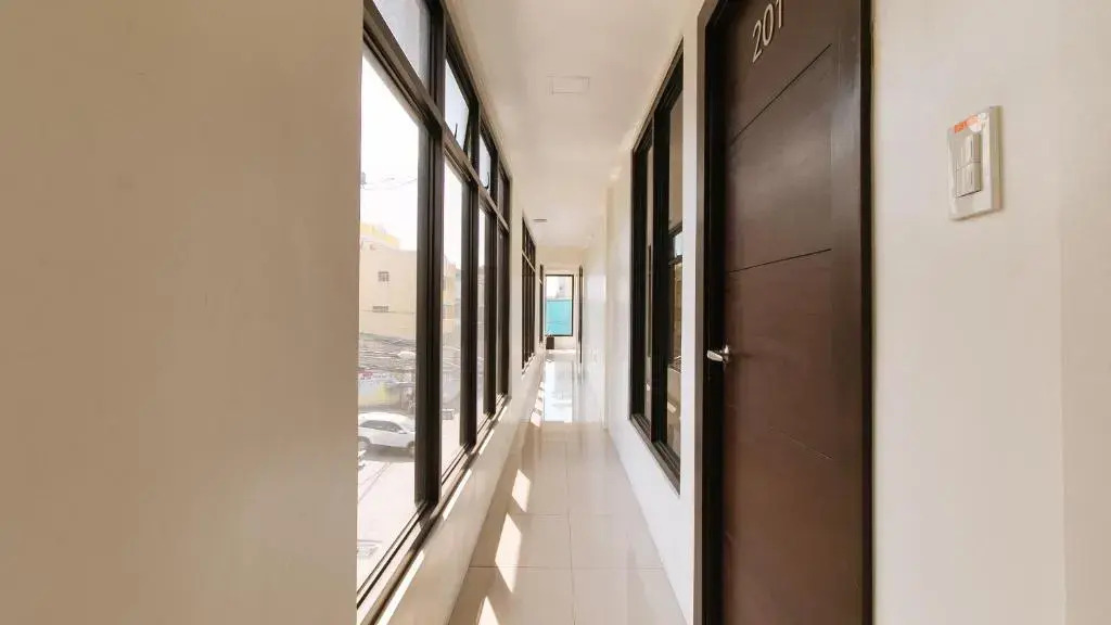 Photo - RedDoorz Plus at Evangelista Street Makati