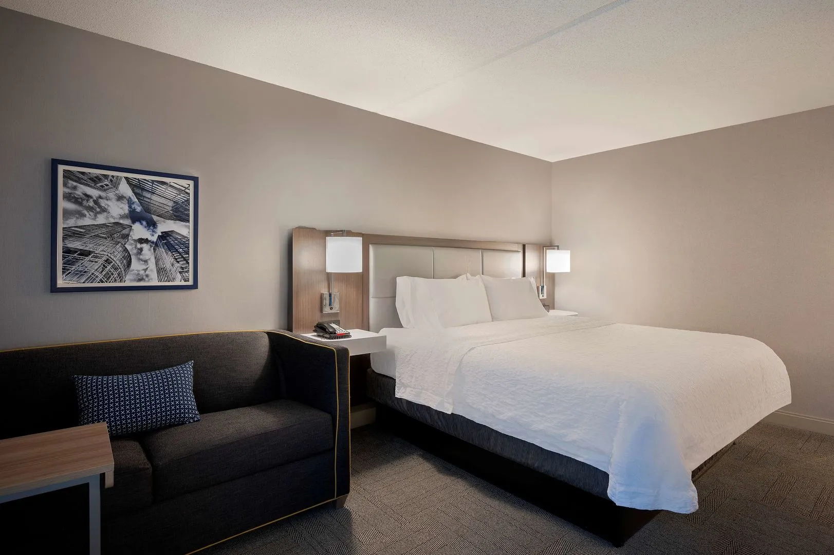 Photo - Hampton Inn by Hilton Boston/Cambridge