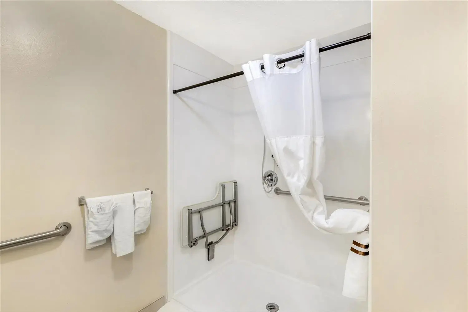 Photo - Best Western Plus Richmond Hill Inn