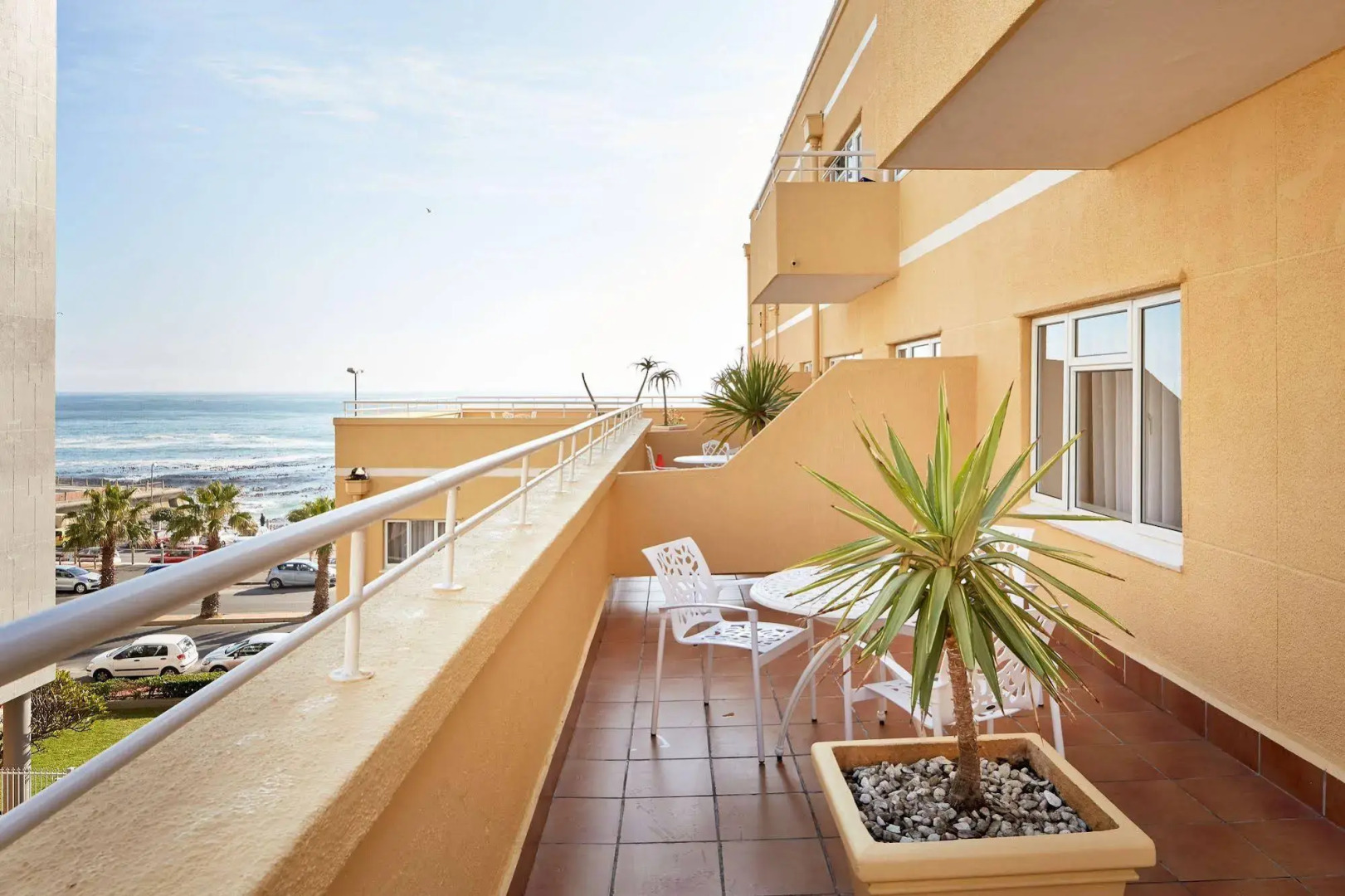 Foto - First Group Riviera Suites