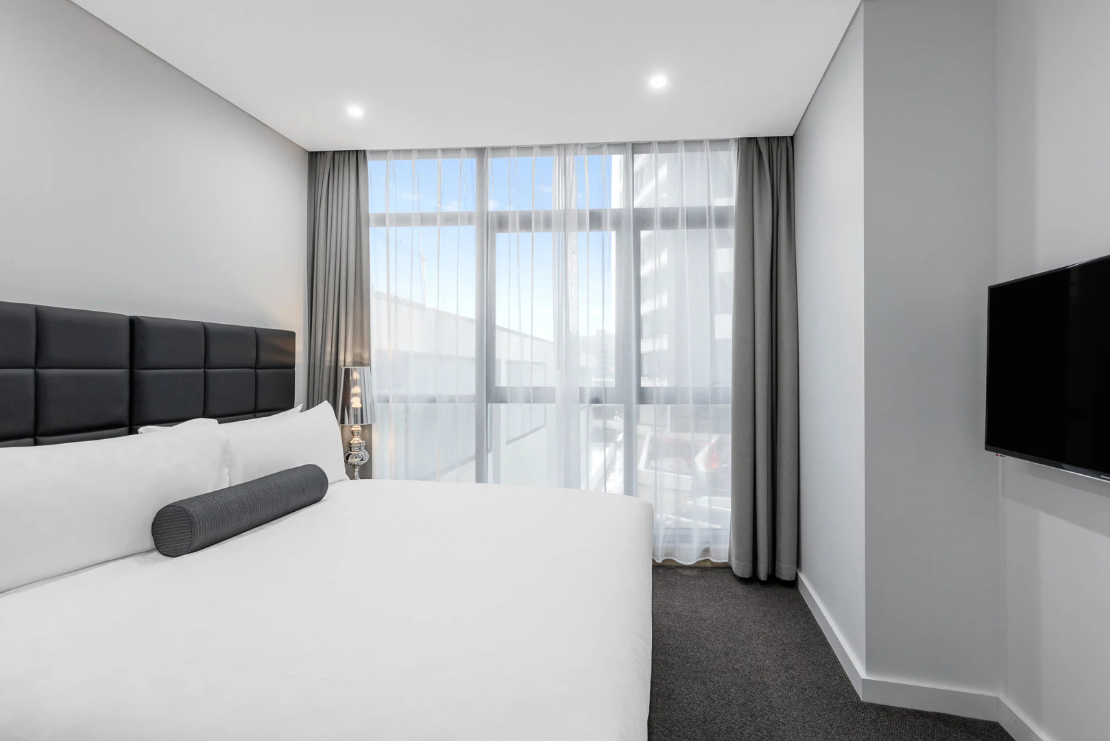 Photo - Meriton Suites Church Street, Parramatta