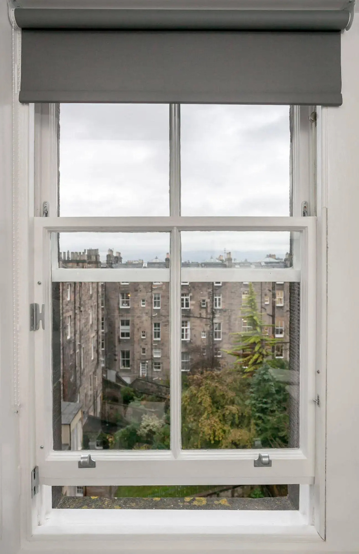 Photo - Revolver Edinburgh