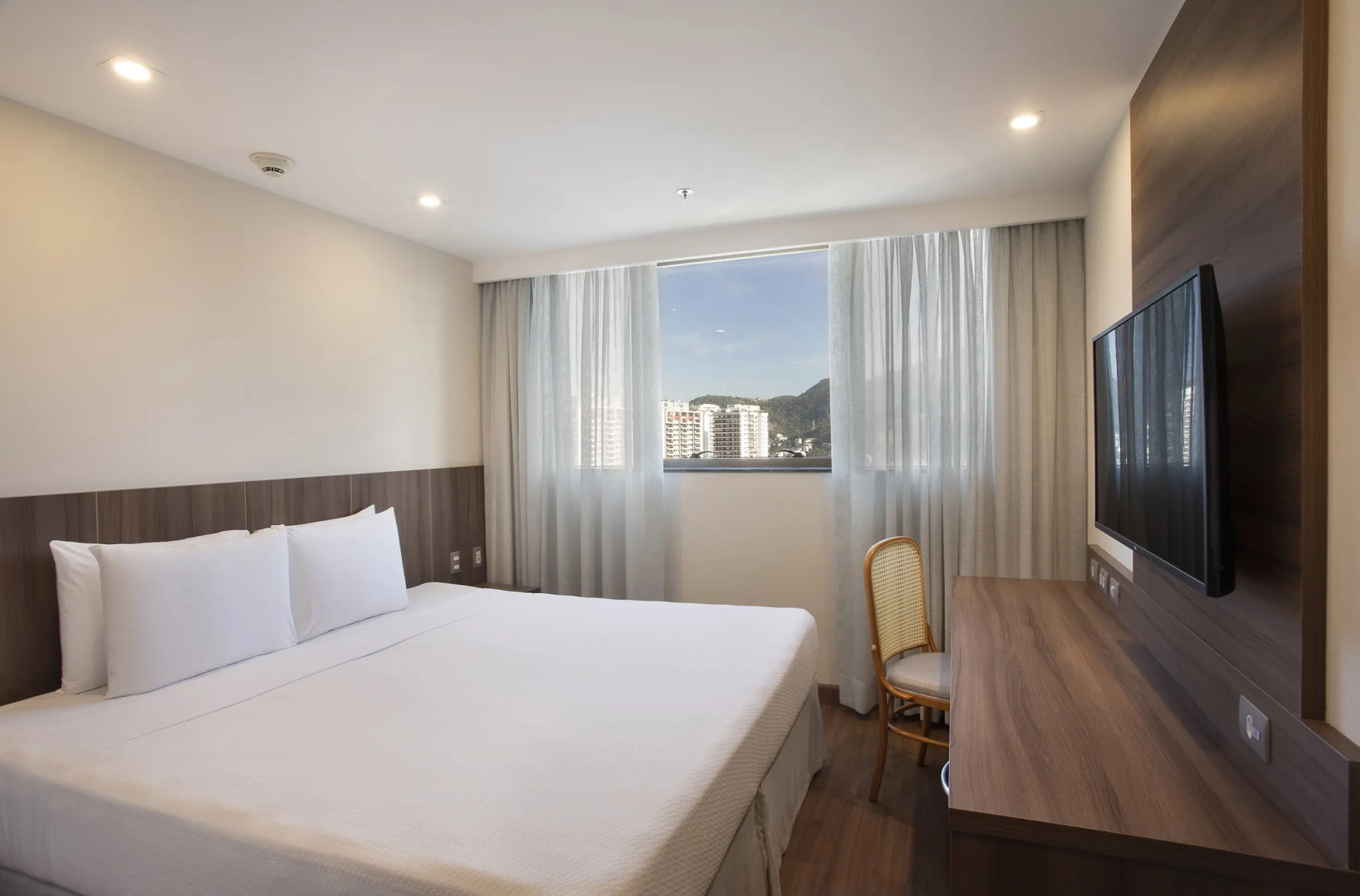 Photo - Windsor Tower Hotel