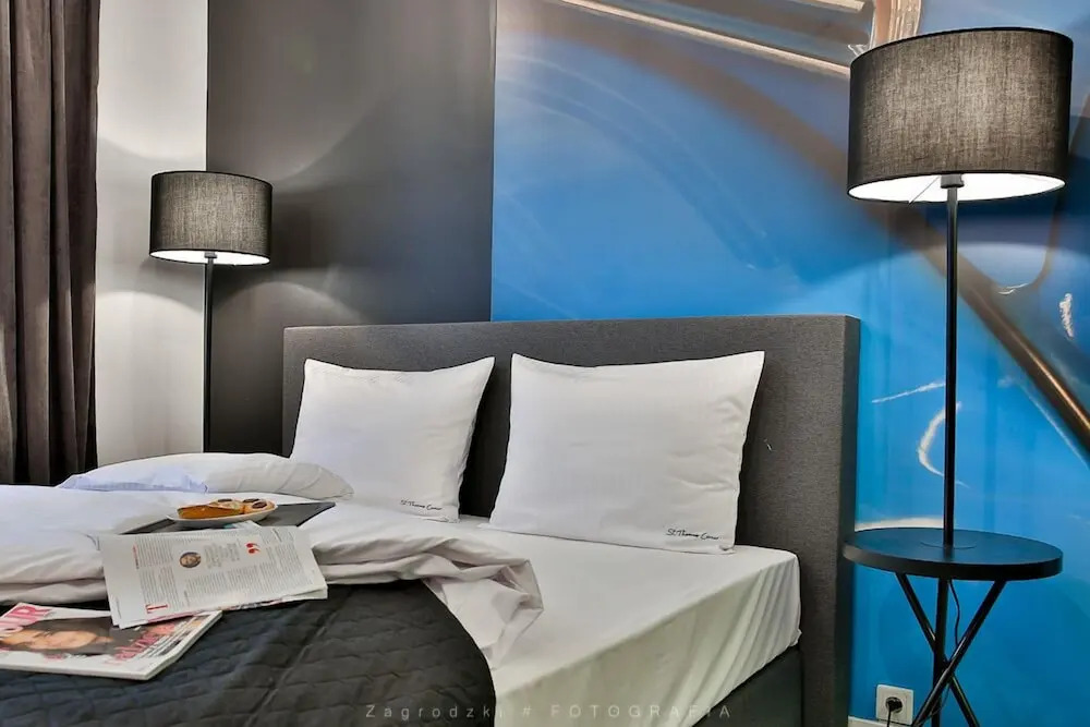 Foto - Saint Thomas Corner - by Upstairs