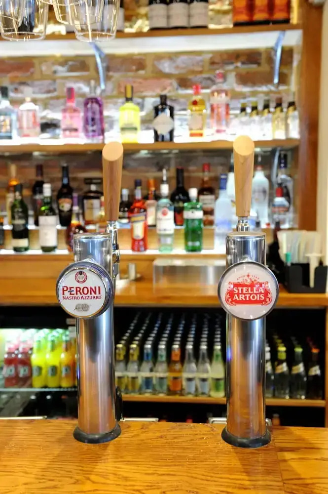 Photo - White Hart by Chef & Brewer Collection