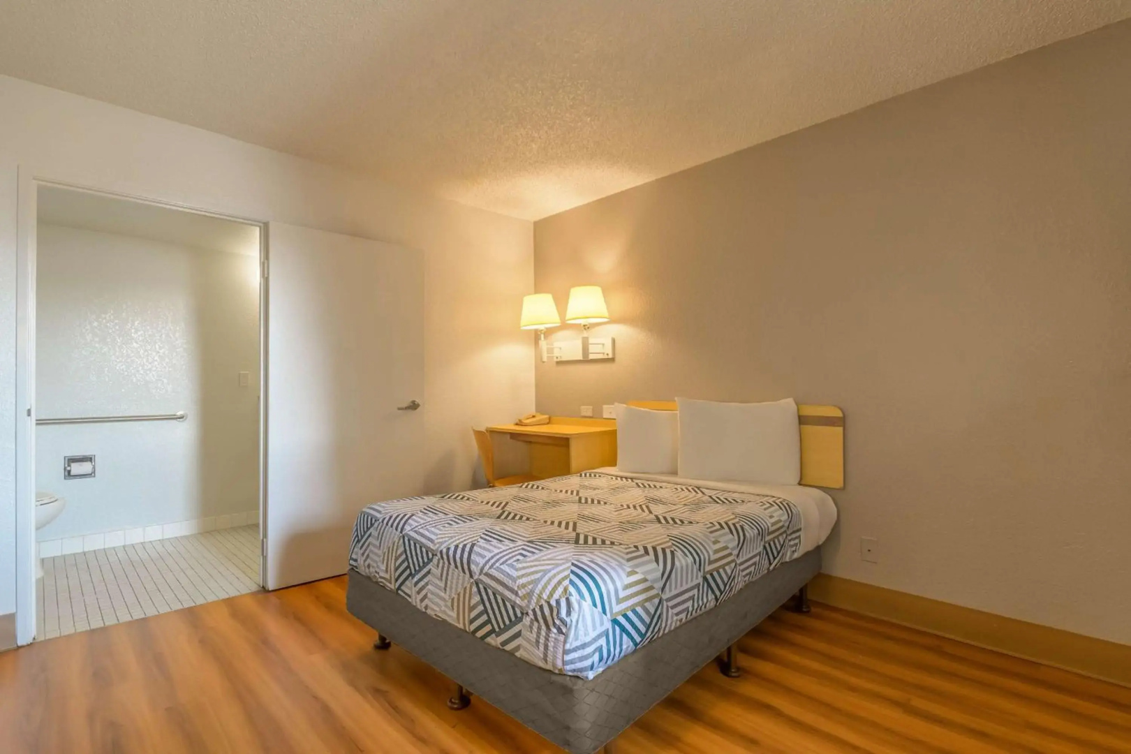 Foto - Motel 6 Hayward, CA – Silicon Valley Gateway