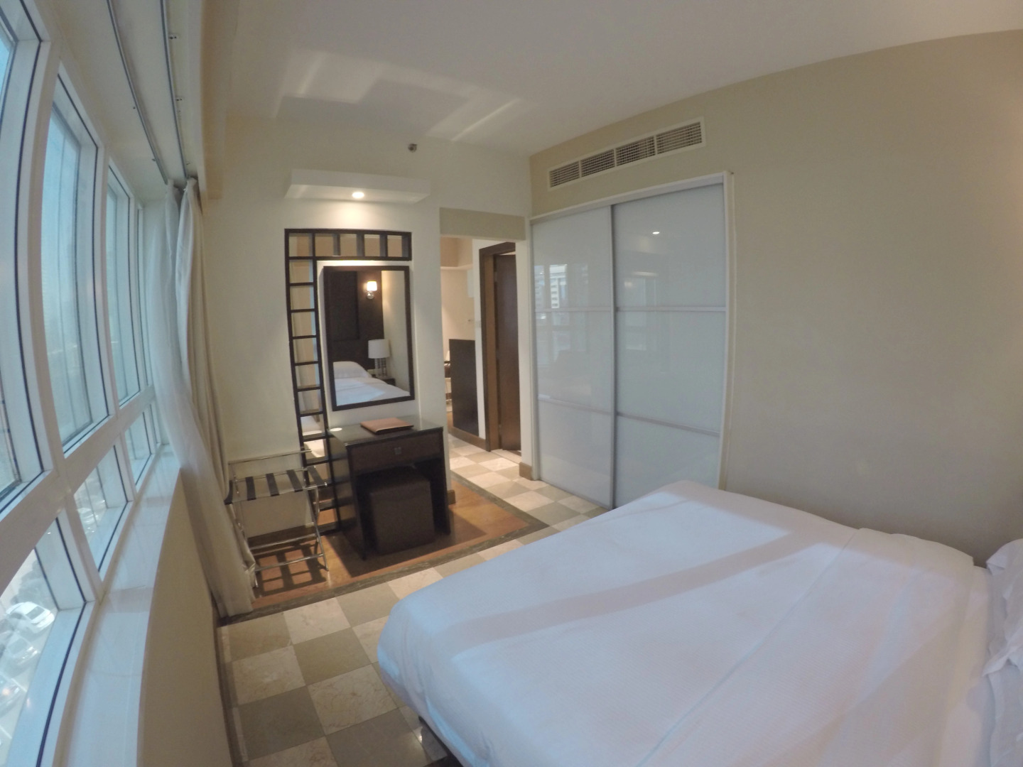 Foto - Number One Tower Suites