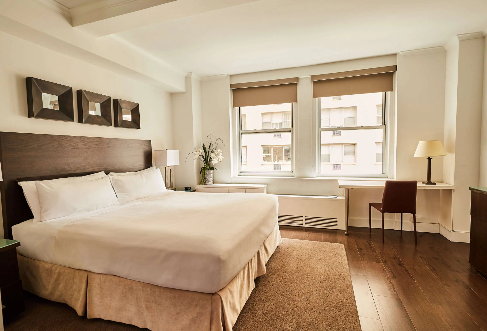 Photo - Lombardy Hotel