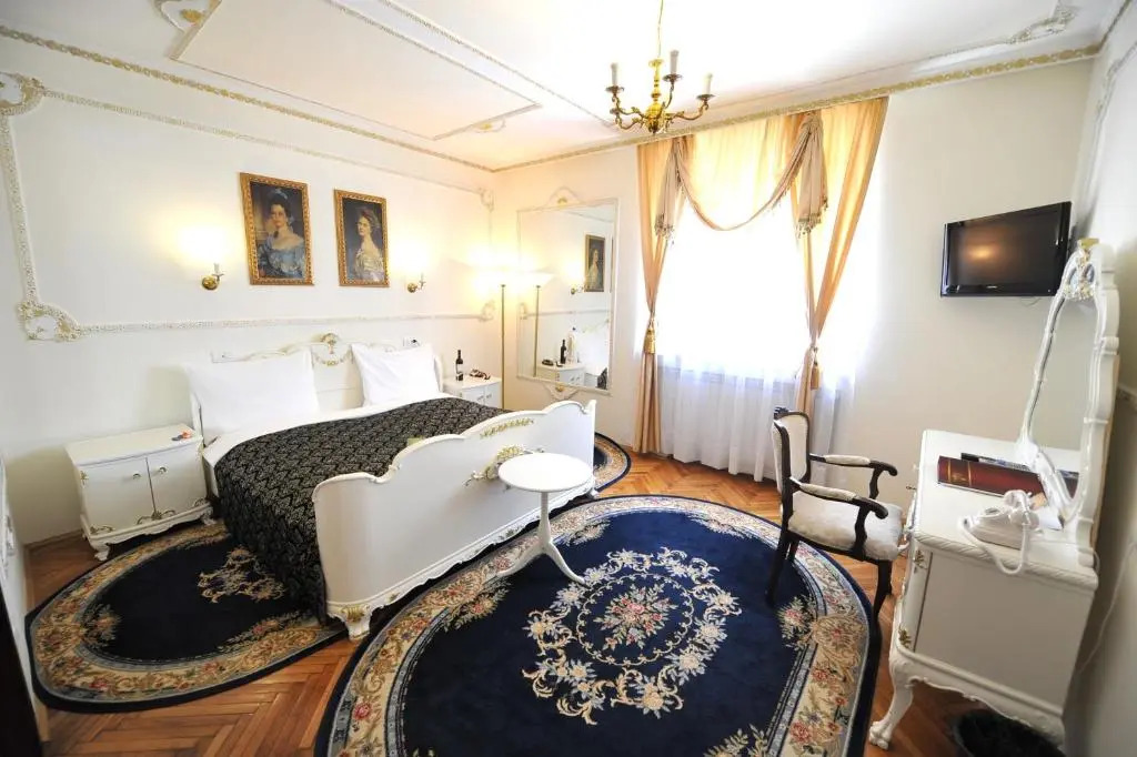 Photo - Queen's Astoria Design Hotel