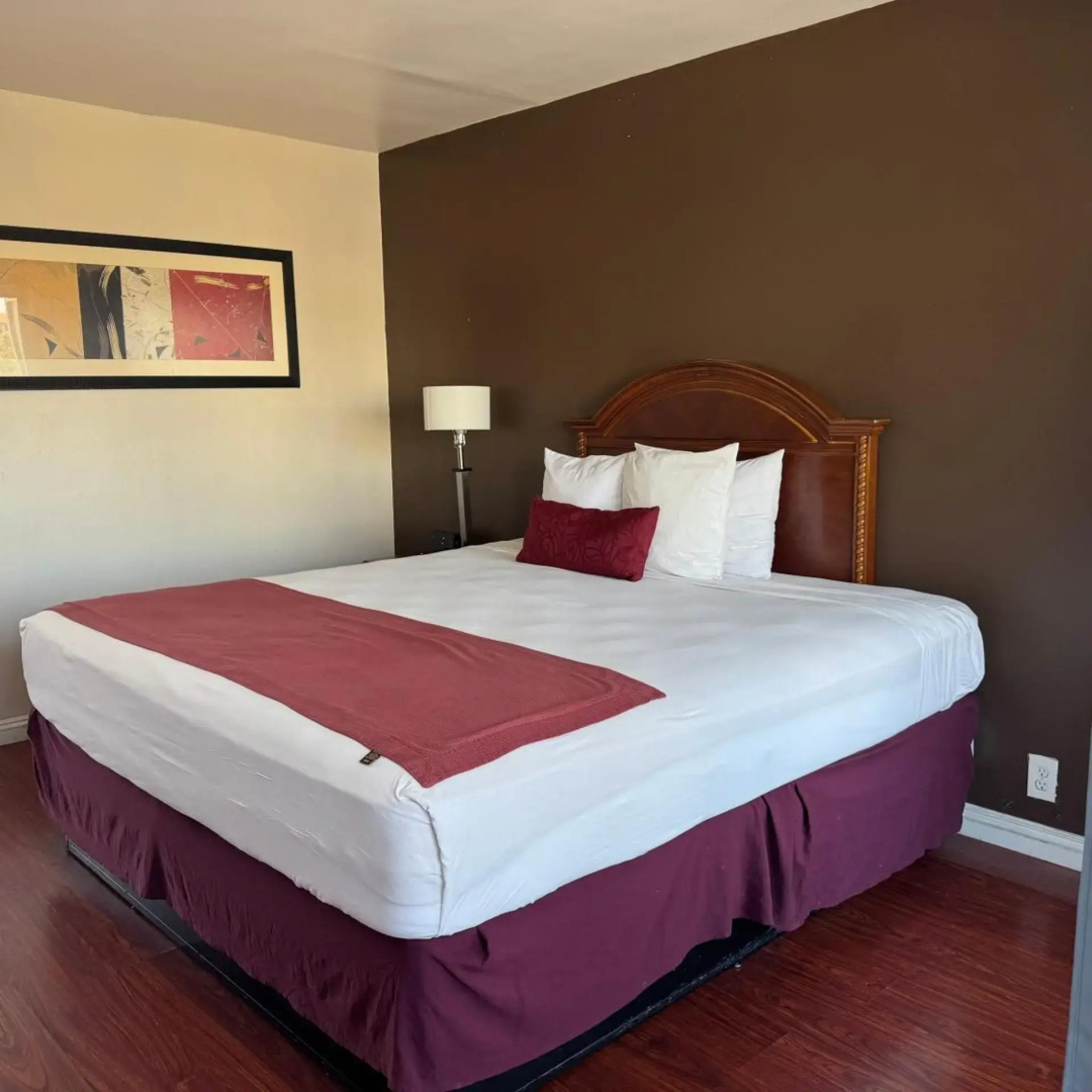 Photo - Holiday Lodge
